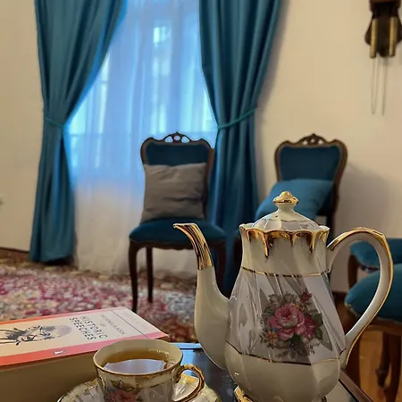 Beehive And Coworking Szálloda