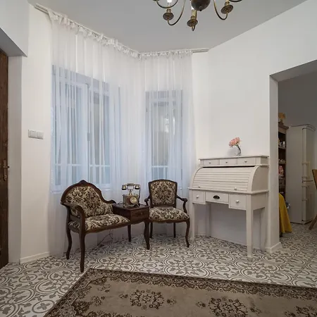 Szálloda Beehive And Coworking *