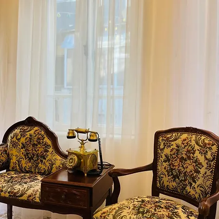 Хотел Beehive And Coworking