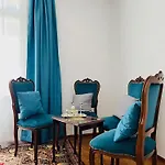 Hotel Beehive And Coworking Warna
