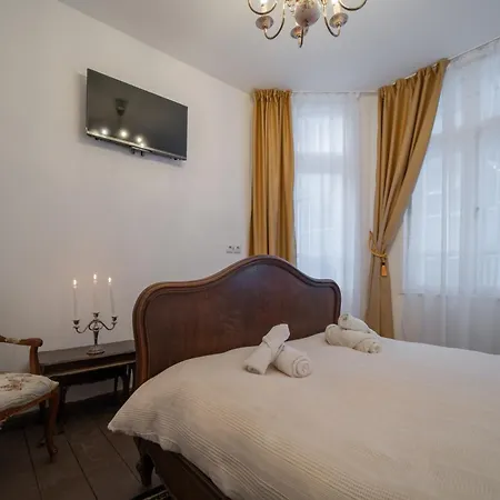 Готель Beehive And Coworking *