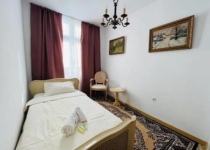 Beehive And Coworking Hotel *