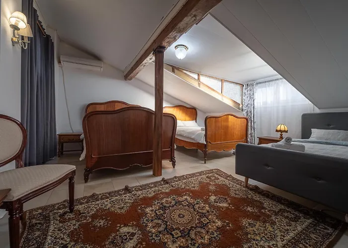 Hotel Beehive And Coworking